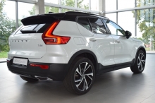 VOLVO XC40 R-Design