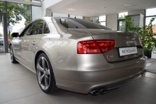 AUDI S8 Quattro