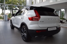 VOLVO XC40 R-Design